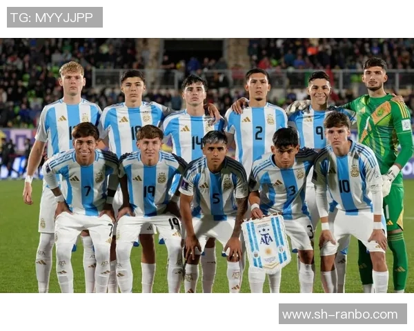 U20世界杯新星莫拉：墨西哥中场引巴萨关注，年轻球员的未来展望